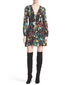 Alice + Olivia Cary Print V-Neck Blouson Fit & Flare Dress
