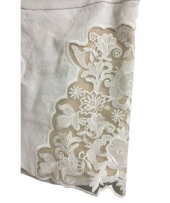 Alice + Olivia Marisa Lace Inset Linen Blend Shorts